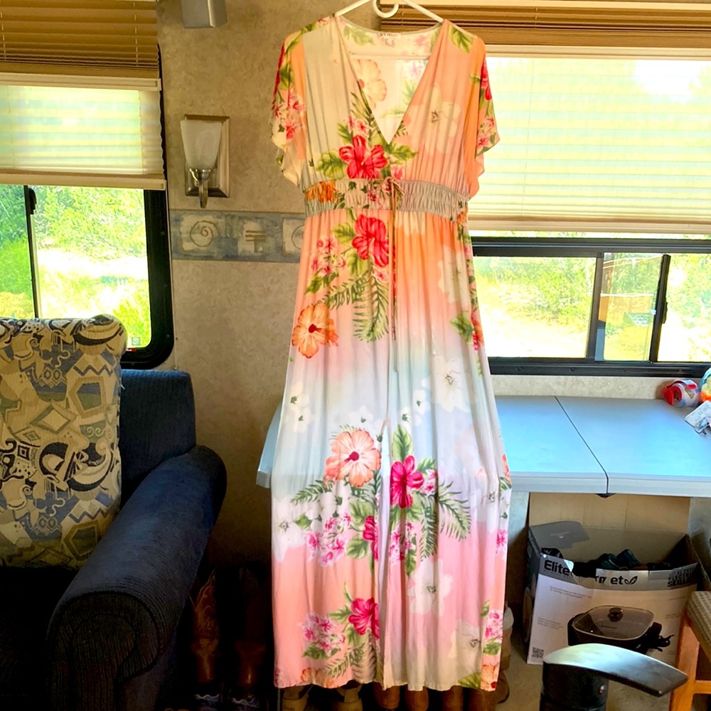 Venus Maxi Dress Long Flower Island Print Belted Pink Orange Peach Size M
